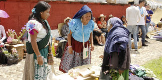Celebran 20 años de trueque en Michoacán