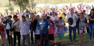 Realizan Guelaguetza contra la minería con bailes y rituales