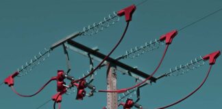 Llaman a romper oligopolio eléctrico en España, piden autoproducción y autoconsumo 100% renovable