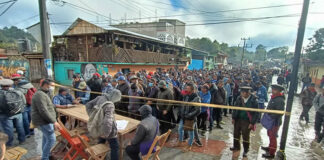 Asamblea de Oxchuc elige presidente municipal, grupo armado irrumpe y causa una muerte