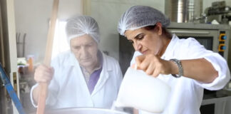 Cooperativa de mujeres libanesas sobrellevan crisis económica