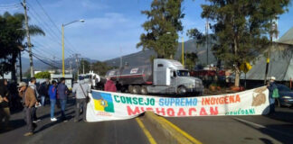 Comunidades purépechas bloquean carreteras, exigen liberar a María Cruz Paz Zamora