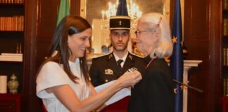 Embajada de Francia otorga a Cristina Barros la Orden del Mérito Agrícola