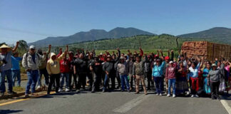 Pueblos de Michoacán cierran carreteras en exigencia de seguridad y justicia