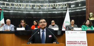 Entregan premios del mérito cooperativo en el Senado