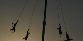 Consejo de Voladores de Puebla rechaza uso de botarga en actos oficiales