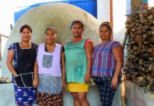 Mujeres afromexicanas reconstruyen hornos en San Marcos, Guerrero